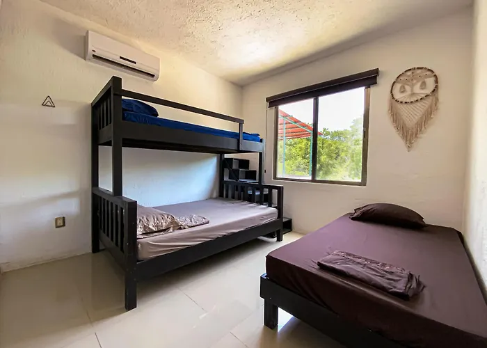 Villa Selvatica Con Piscina En *